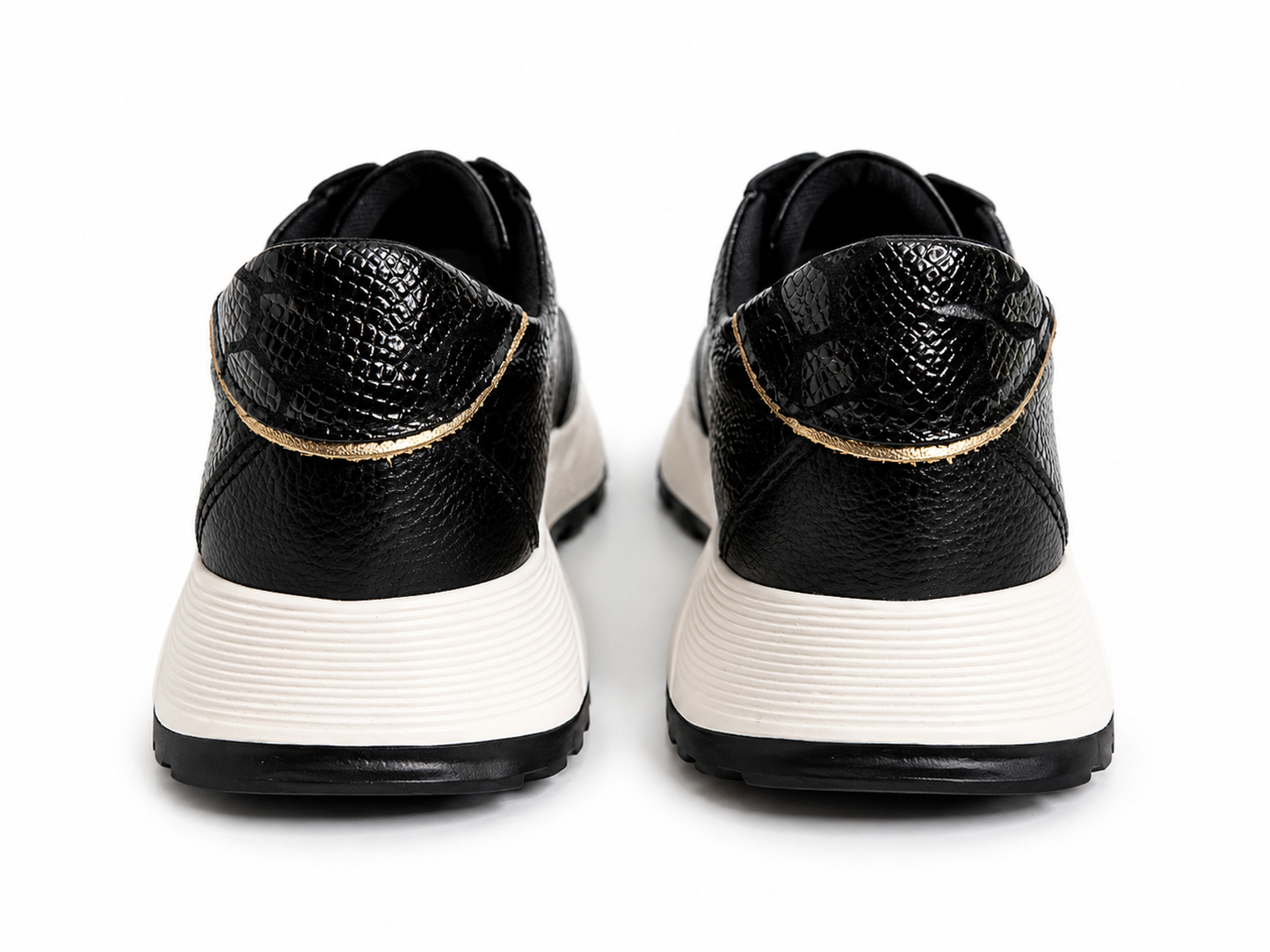 Tenis Oso negro en cuero