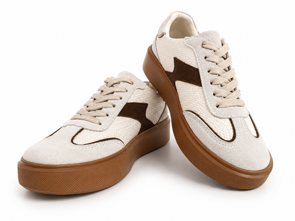 Tenis Oasis en carnaza gris y cafe y cuero en arena